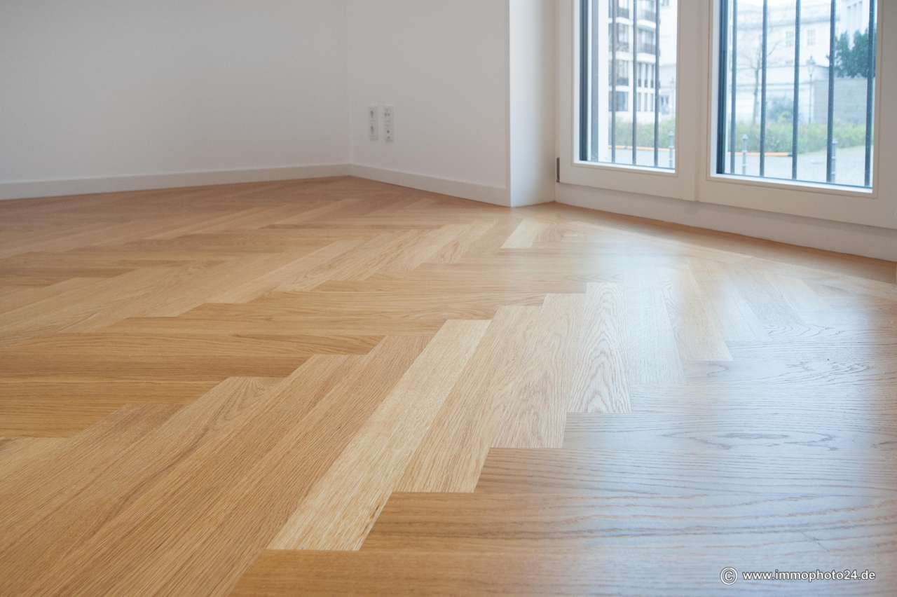 Exklusive Erdgeschosswohnung mit Terrasse zwischen Stadtschloss u. Oper