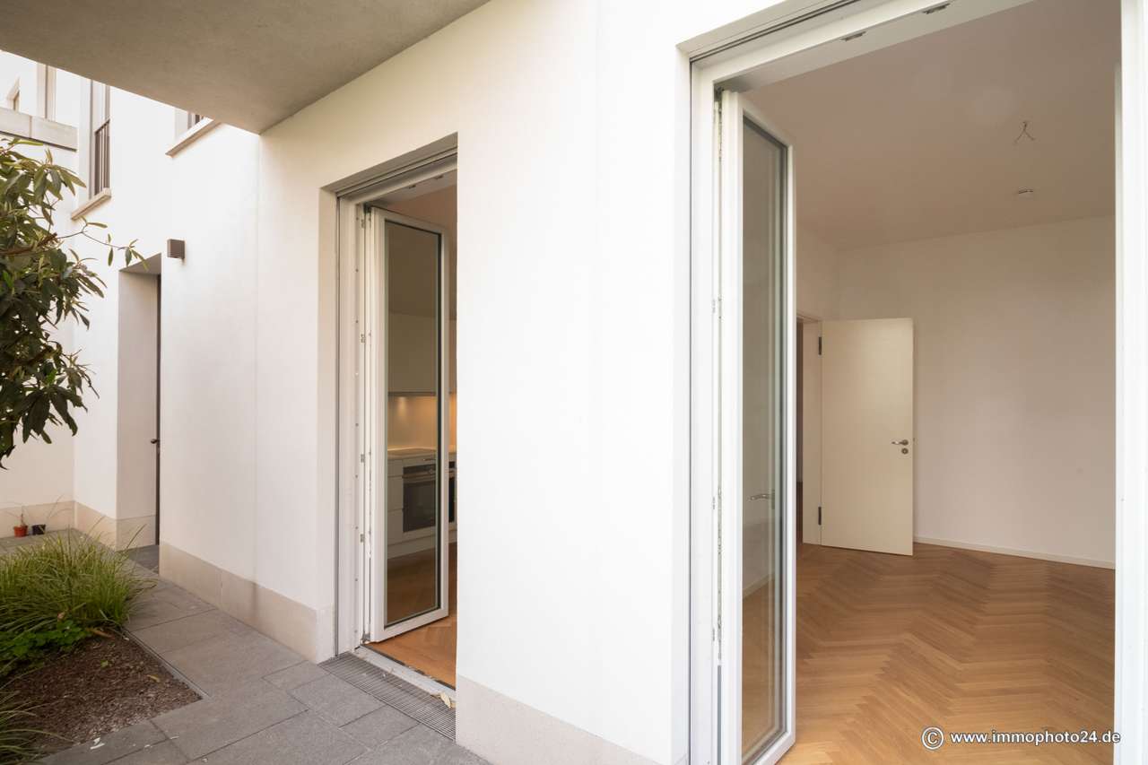 Exklusive Erdgeschosswohnung mit Terrasse zwischen Stadtschloss u. Oper