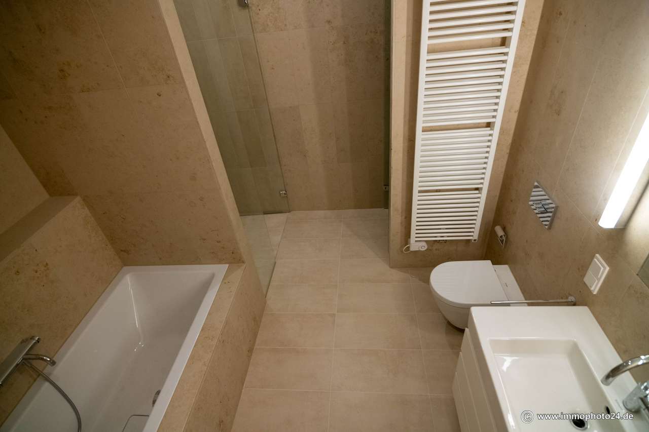 Exklusive Erdgeschosswohnung mit Terrasse zwischen Stadtschloss u. Oper