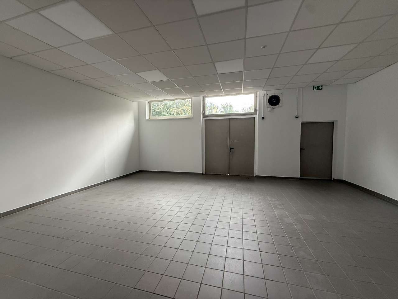 476 Quadratmeter Fläche im Einkaufszentrum Weißensee