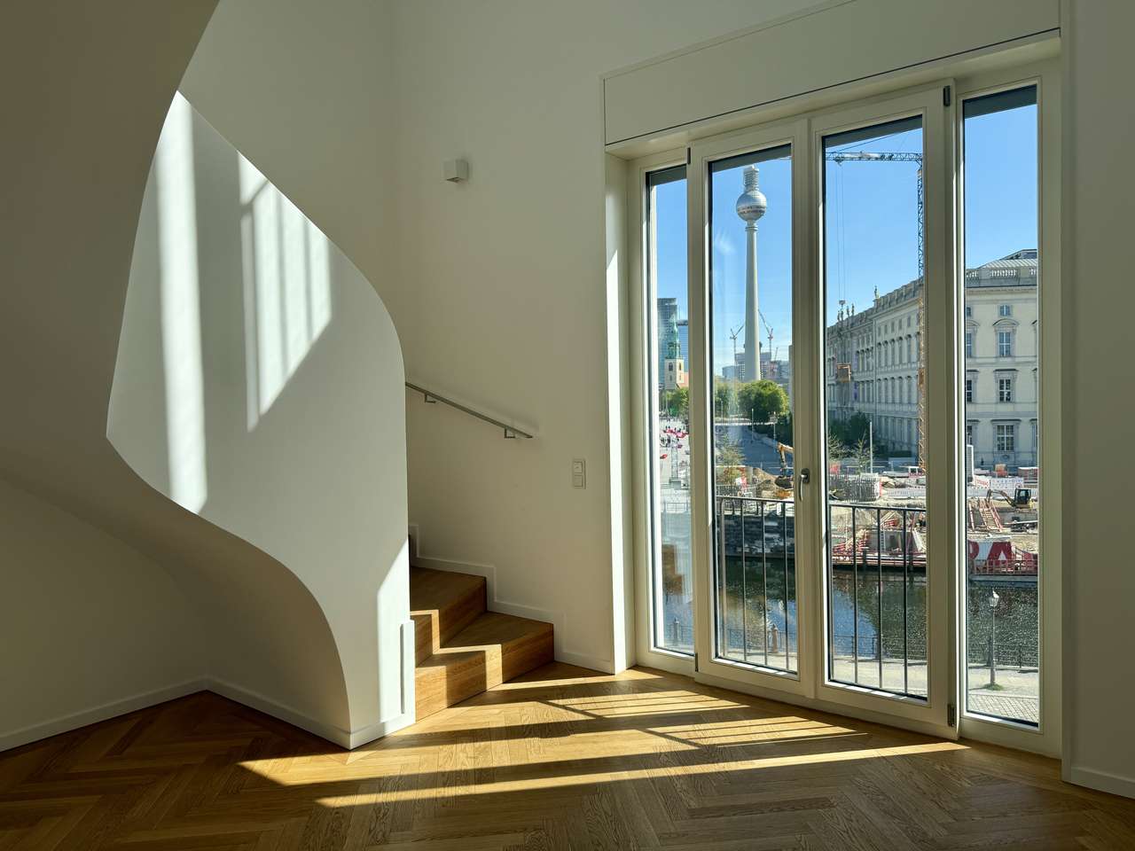 Sonnendurchflutete Maisonette Wohnung mit Blick auf das Stadtschloss