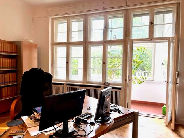 Repräsentative Räume für Büro oder Praxis im Westend
