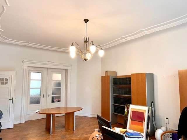 Repräsentative Räume für Büro oder Praxis im Westend