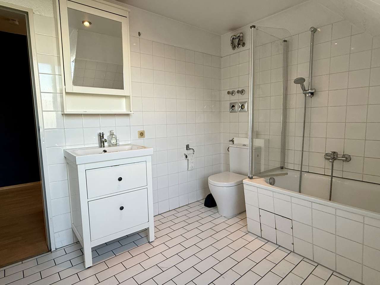 bezugsfreie 2,5 Zimmer Dachgeschoßwohnung mit Terrasse