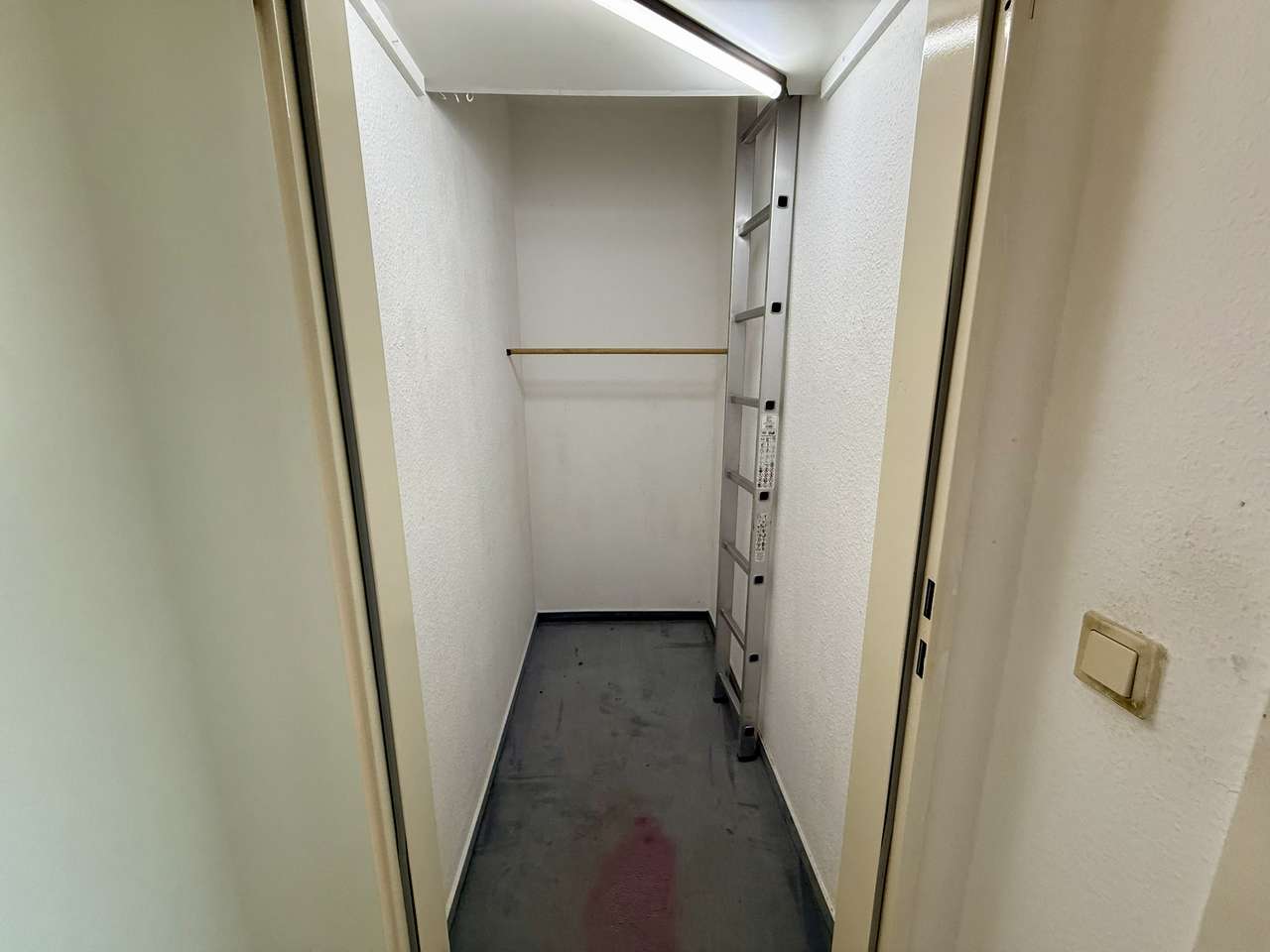 bezugsfreie 2,5 Zimmer Dachgeschoßwohnung mit Terrasse