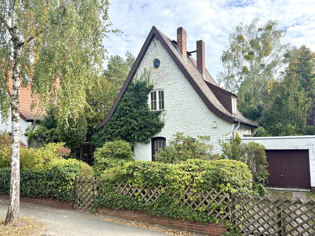 Charmantes Zuhause in Nikolassee mit großem Garten und Möglichkeiten