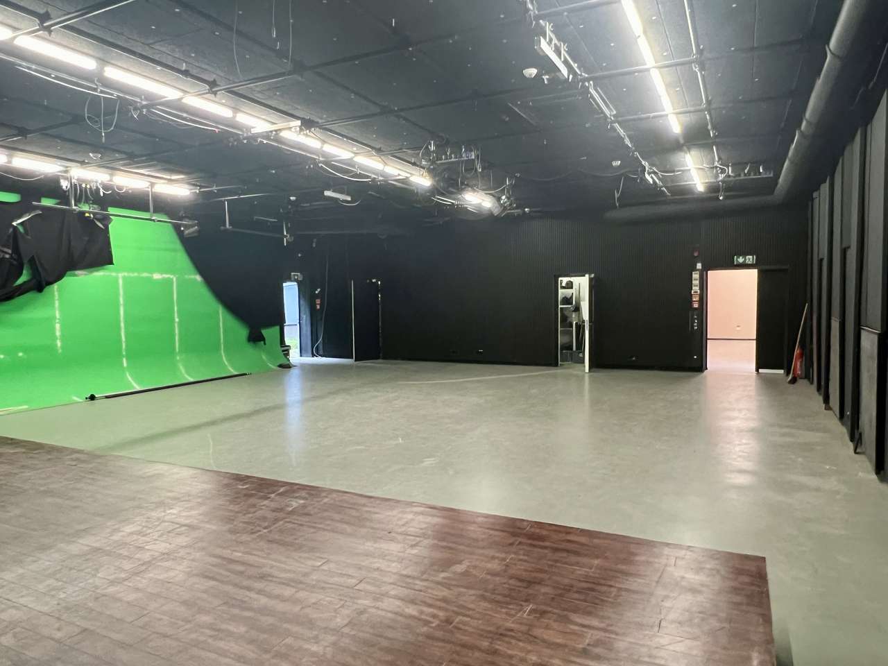 komplettes Filmstudio oder universeller Eventort