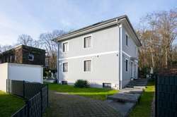 Zuwegung und Garage Zuwegung und Garage