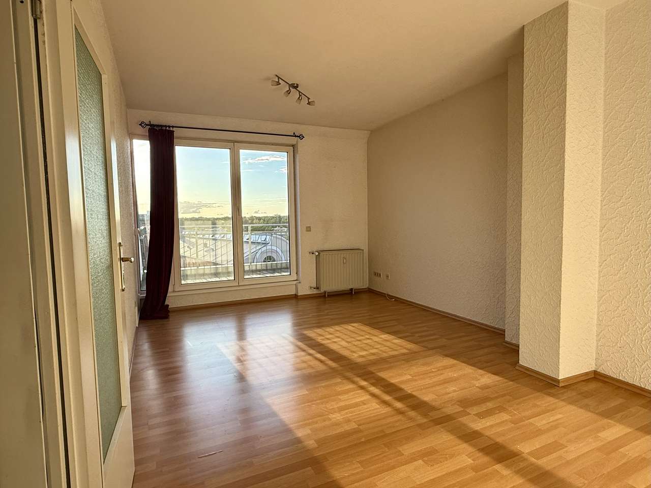 Zimmer 2 mit Balkon Zimmer 2 mit Balkon