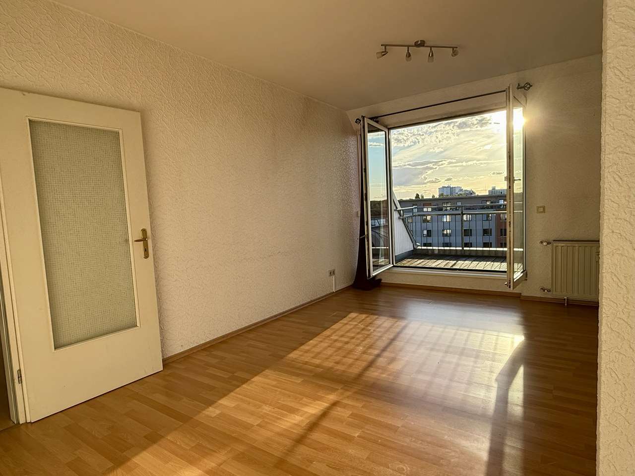 Zimmer 2 mit Balkon Zimmer 2 mit Balkon